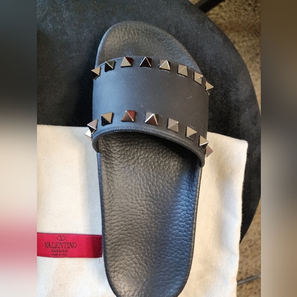 Valentino Garavani Rockstud sandal with box and dust bag, size 36 (US 6) - Picture 10 of 16